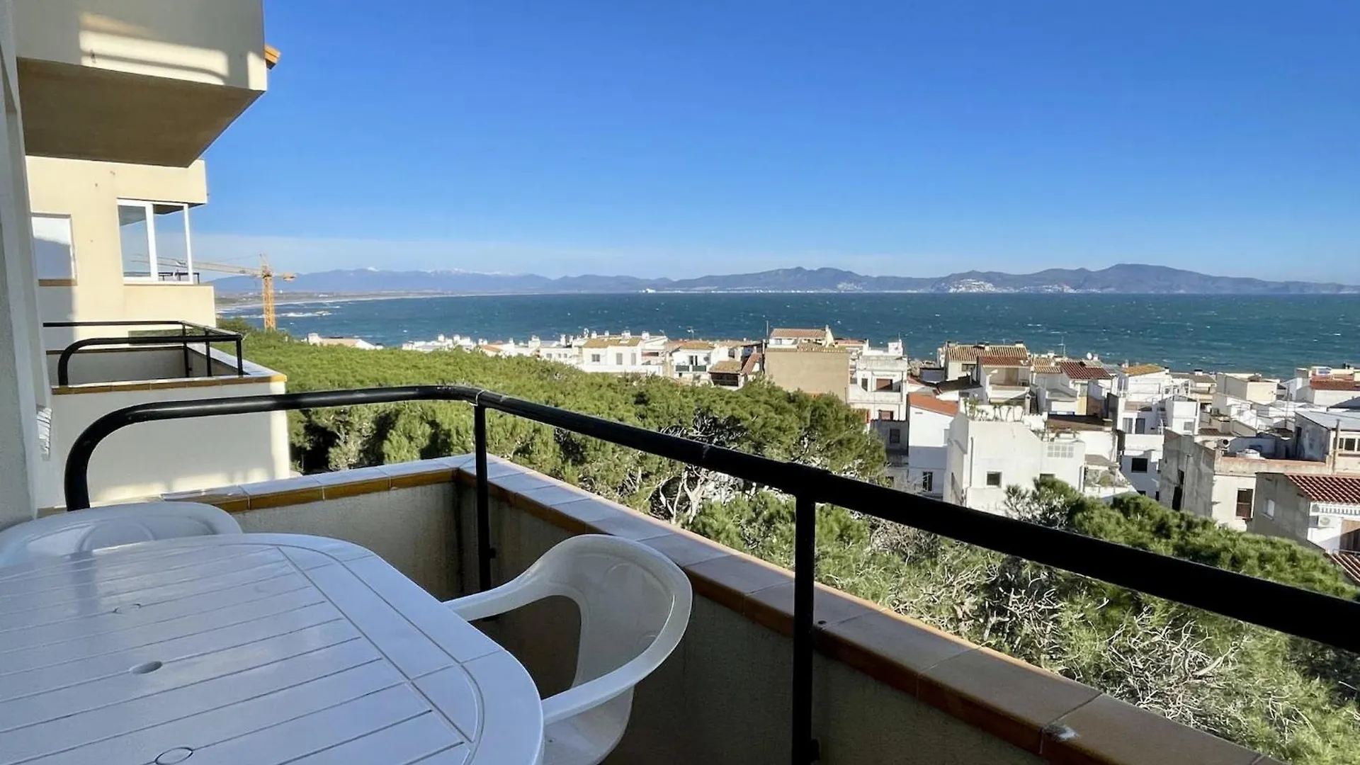 Puig Padro 10 1-1 Apartment L'Escala Spain