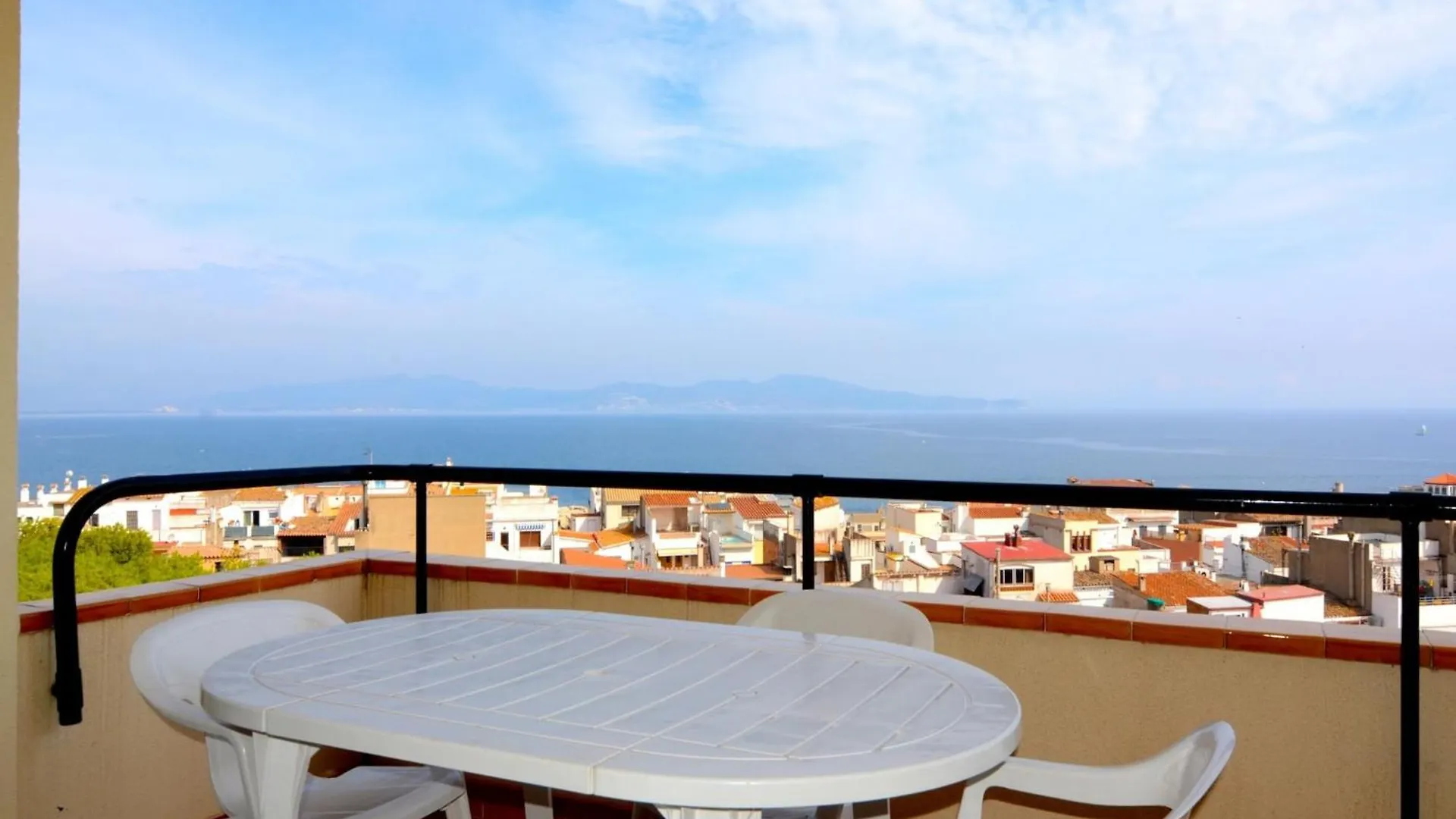 Puig Padro 10 1-1 Apartment L'Escala Spain